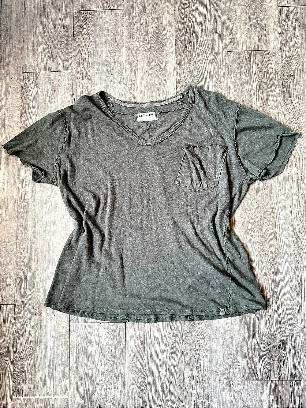 We The Free Short Sleeve V-Neck Pocket Tee Size Medium